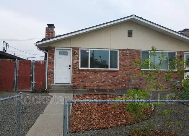 Property at 220 E Crown Ave, Spokane, WA, 99207, 4 beds, 2 baths, [object Object]