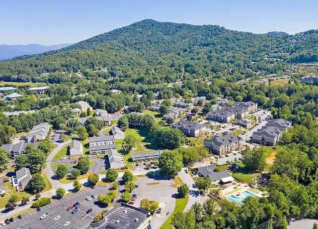 Photo of 99 Turtle Creek Dr, Asheville, NC 28803