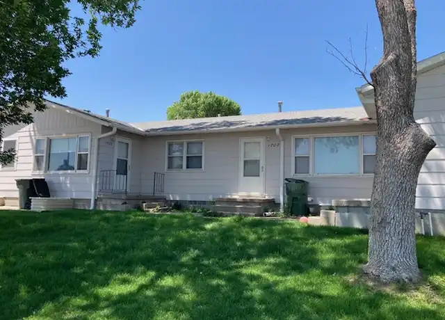Property at 1707 University Dr, Kearney, NE, 68845, 4 beds, 2 baths, [object Object]