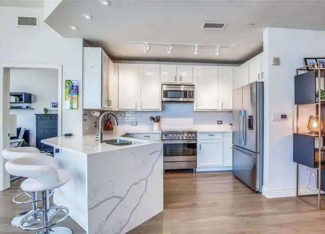Property at 1020 Texas St Unit 6205, Fort Worth, TX, 76102, 1 bed, 1 bath, [object Object]