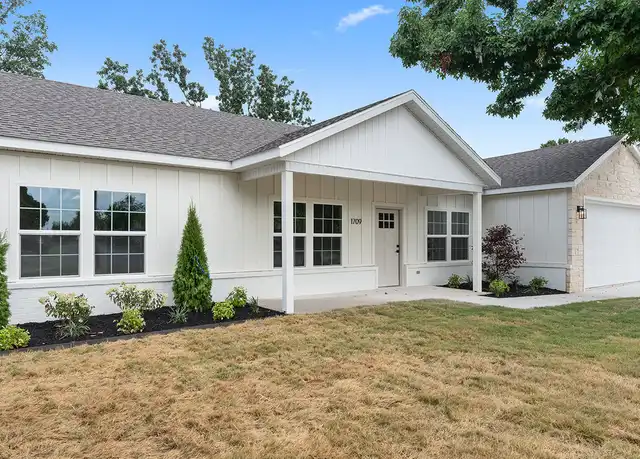 Property at 1709 S 15th St, Rogers, AR, 72758, 3 beds, 2 baths, [object Object]