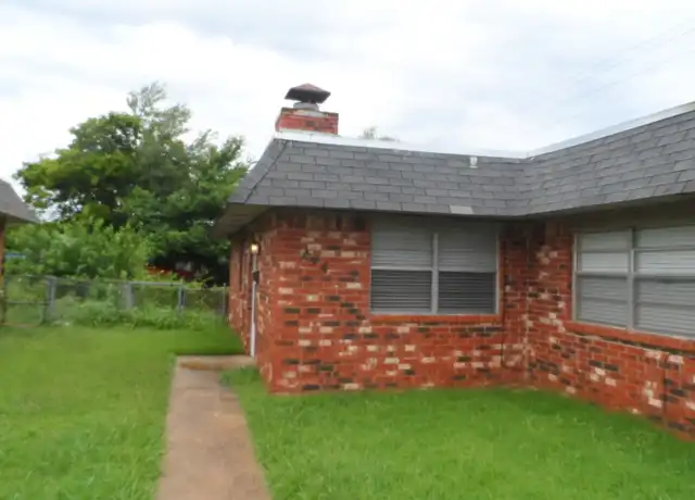 Property at 112 NE 12th St #114, Moore, OK, 73160, 2 beds, 1 bath, [object Object]