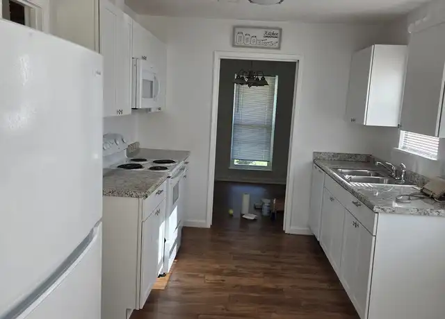 Property at 1118 Country Cir, Auburn, AL, 36830, 4 beds, 2 baths, [object Object]