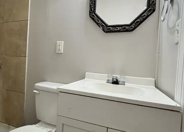 Property at 405 S Oak St, Gastonia, NC, 28054, 2 beds, 2 baths, [object Object]