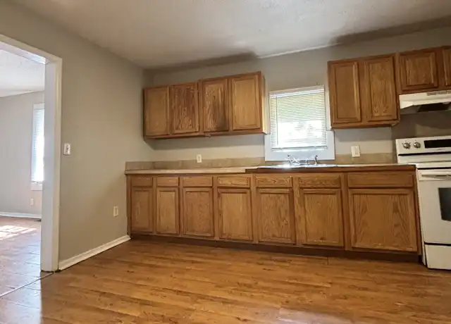 Property at 405 S Oak St, Gastonia, NC, 28054, 2 beds, 2 baths, [object Object]