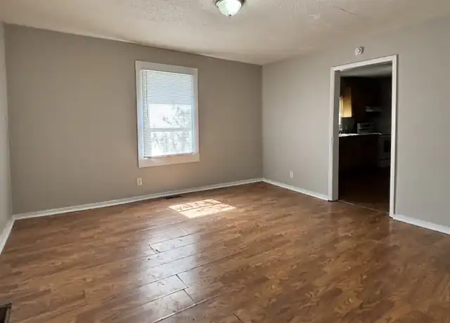 Property at 405 S Oak St, Gastonia, NC, 28054, 2 beds, 2 baths, [object Object]