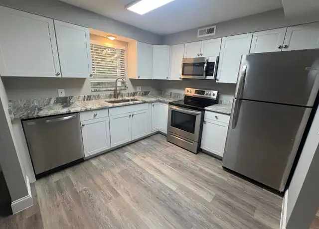 Property at 420 S Palmetto St Unit 7, Leesburg, FL, 34748, 2 beds, 2 baths, [object Object]