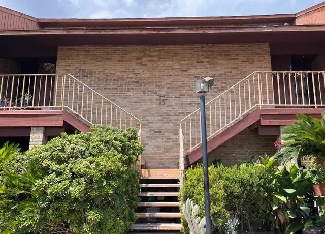 Property at 100 Aurora St #440, Laredo, TX, 78041, 2 beds, 1 bath, [object Object]