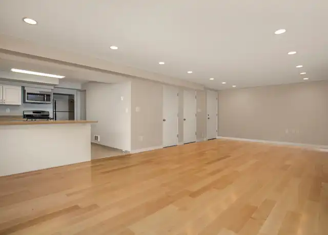 Property at 1518 5th Ave W, Seattle, WA, 98119, 2 beds, 1.5 baths, [object Object]