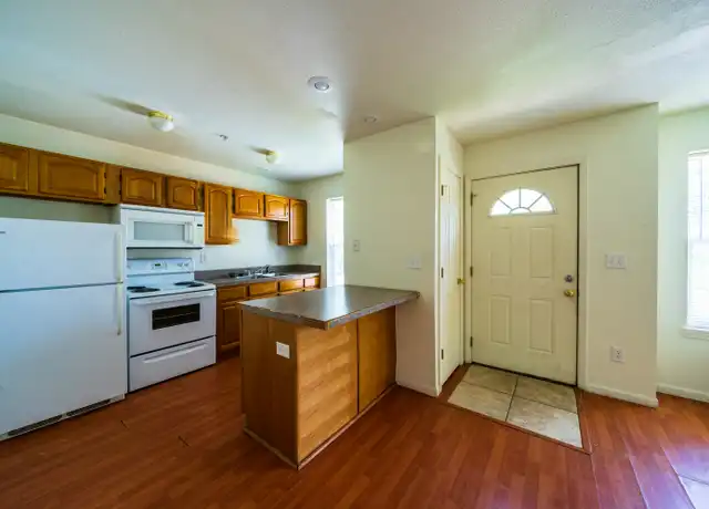 Property at 216 E 2nd St Unit B, Sedalia, MO, 65301, 1 bed, 1 bath, [object Object]