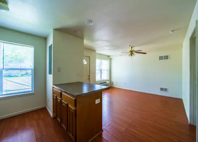 Property at 216 E 2nd St Unit B, Sedalia, MO, 65301, 1 bed, 1 bath, [object Object]