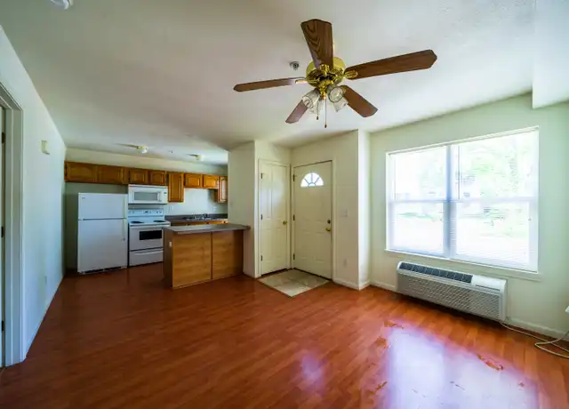 Property at 216 E 2nd St Unit B, Sedalia, MO, 65301, 1 bed, 1 bath, [object Object]