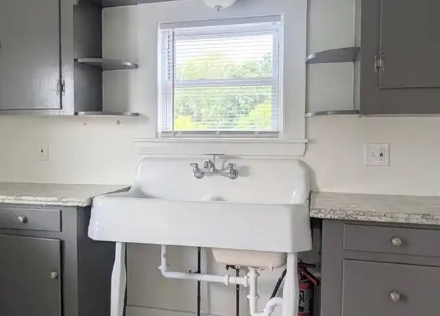 Property at 12 Noyes Ct Unit 12-6 Noyes, Augusta, ME, 04330, 1 bed, 1 bath, [object Object]