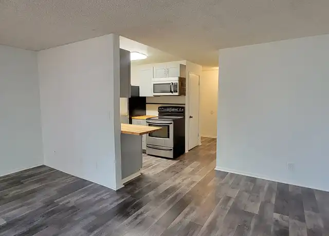 Property at 318 S 174th Pl Unit g, Burien, WA, 98148, 1 bed, 1 bath, [object Object]
