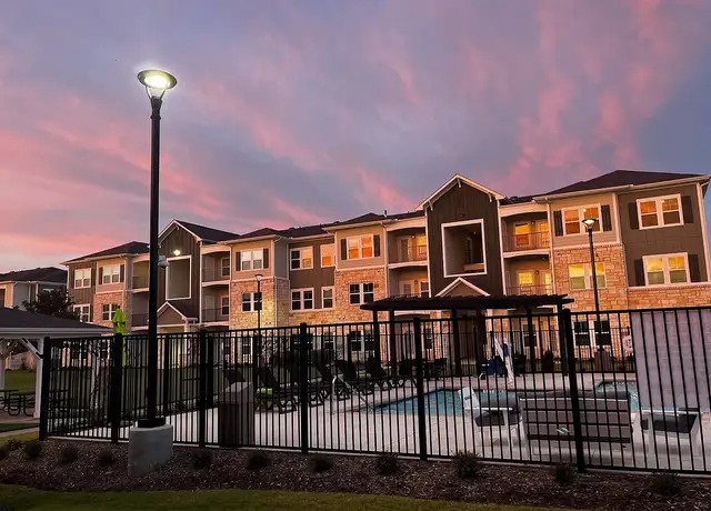 Photo of 300 S Loop 288, Denton, TX 76205