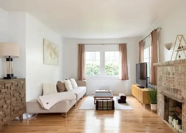 Property at 716 Sunset Ave, Venice, CA, 90291, 2 beds, 1 bath, [object Object]