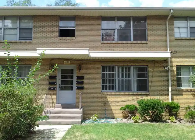 Property at 1205 S Logan St Unit 2, Mishawaka, IN, 46545, 1 bed, 1 bath, [object Object]
