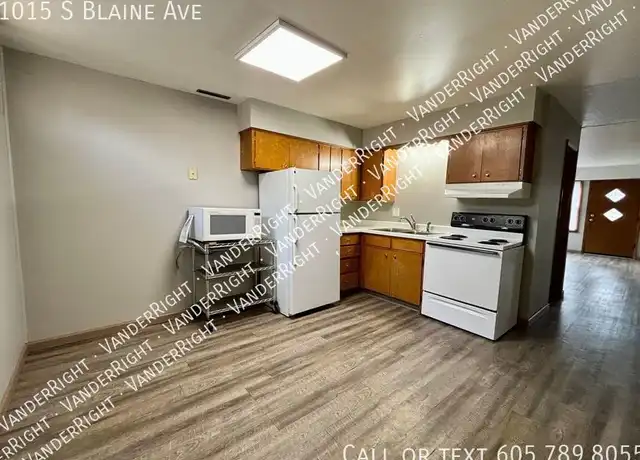 Property at 1015 S Blaine Ave, Sioux Falls, SD, 57103, 2 beds, 1 bath, [object Object]