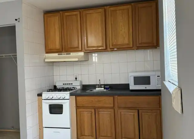 Property at 1017 W Lakewood Rd, West Palm Beach, FL, 33405, 1 bed, 1 bath, [object Object]