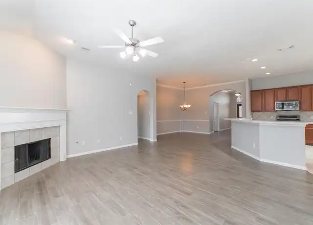 Property at 30 Fox Chapel Pl, Spring, TX, 77382, 3 beds, 2 baths, [object Object]