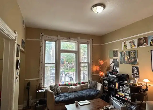 Property at 1037 W Newport Ave Unit 1, Chicago, IL, 60657, 4 beds, 2 baths, [object Object]
