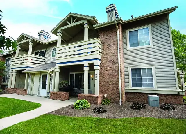Property at Perry' Crossings Apartments - 1000 Valley Bluff Dr, Perrysburg, OH, 43551, 1-2 bed, 1-2 bath, [object Object]