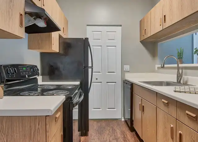 Property at Perry' Crossings Apartments - 1000 Valley Bluff Dr, Perrysburg, OH, 43551, 2 beds, 2 baths, [object Object]