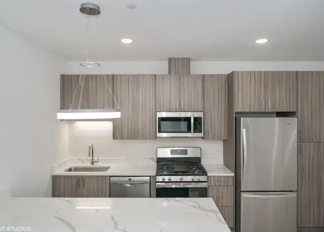 Property at 6135 S Kimbark Ave Unit 203, Chicago, IL, 60637, 3 beds, 3 baths, [object Object]