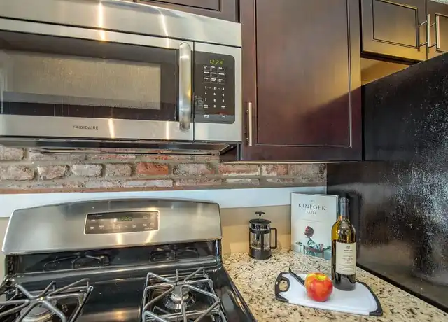 Property at Lyndon Apartment - 4502 Laclede Ave, Saint Louis, MO, 63108, 2 beds, 1 bath, [object Object]