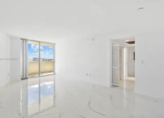 Property at 19501 W Country Club Dr Unit 100B, Aventura, FL, 33180, 1 bed, 1 bath, [object Object]