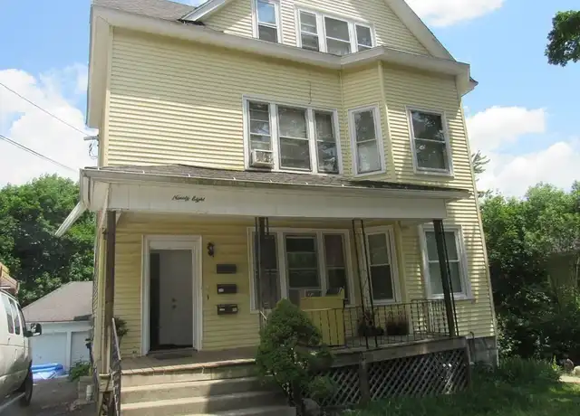 Property at 98 Brookline St Unit 2, Worcester, MA, 01603, 3 beds, 1 bath, [object Object]