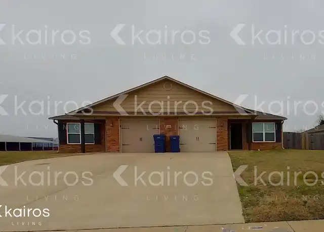 Property at 3893 Thomas St Unit B, Siloam Springs, AR, 72761, 3 beds, 2 baths, [object Object]