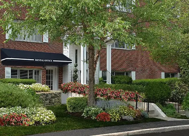 Photo of 21 Harley Dr, Worcester, MA 01606