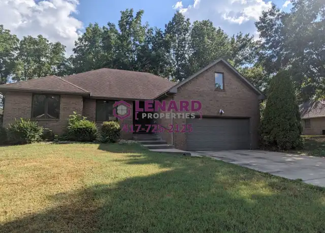 Property at 1070 W Woodbine St, Springfield, MO, 65803, 3 beds, 2 baths, [object Object]
