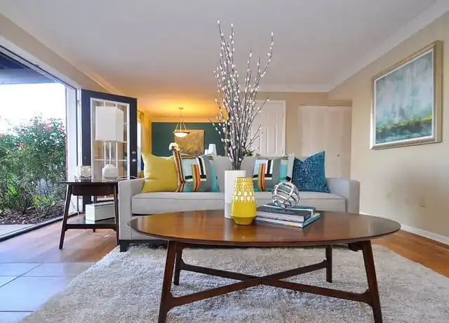 Property at Pavilion Lakes Apartments - 100 Williamsburg Dr, Evansville, IN, 47715, 1-3 bed, 1-1.5 bath, [object Object]