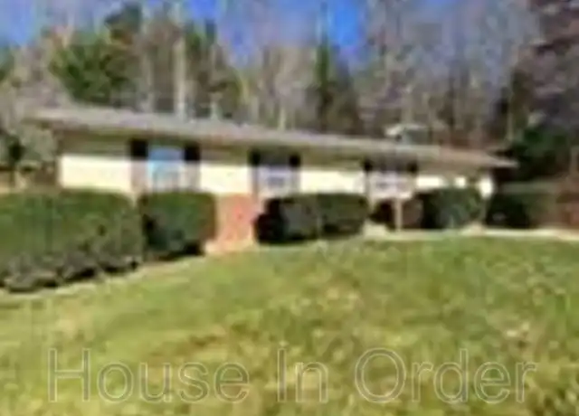 Property at 4 Westwood Dr, Asheville, NC, 28806, 3 beds, 1.5 baths, [object Object]