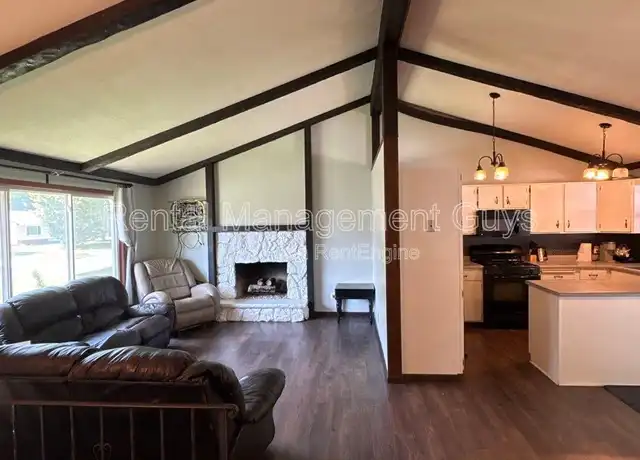 Property at 1911 Grant Rd, Saint Paul, MN, 55112, 4 beds, 2 baths, [object Object]