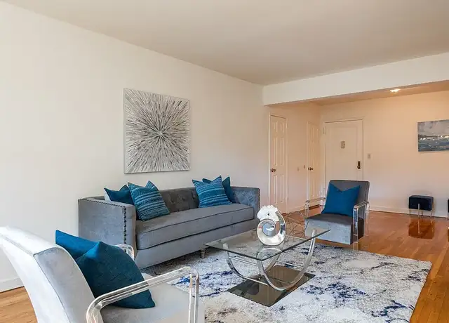 Photo of 112 Hoyt St, Stamford, CT 06905