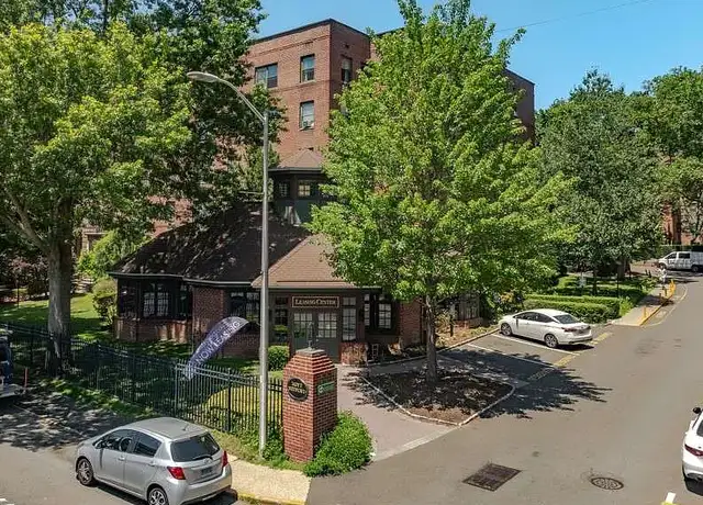 Photo of 112 Hoyt St, Stamford, CT 06905