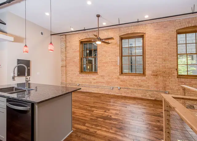 Photo of 330 9th St E, St Paul, MN 55101