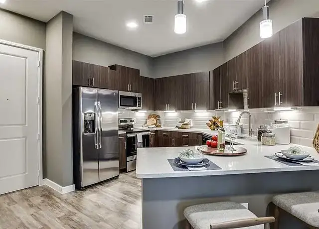 Photo of 1050 Galatyn Pkwy, Richardson, TX 75082