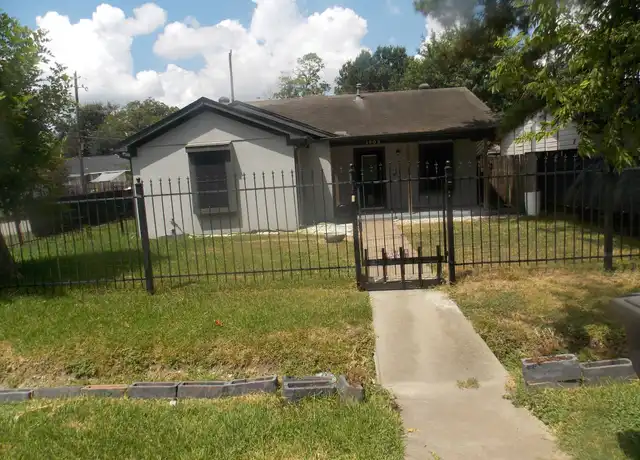 Property at 1903 Walton St, Houston, TX, 77009, 4 beds, 2 baths, [object Object]