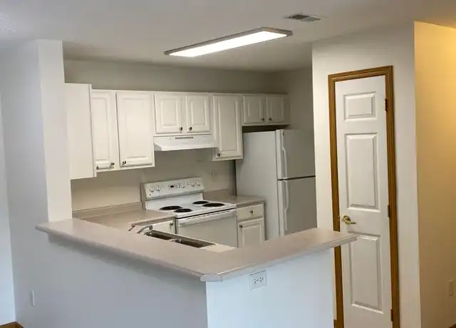 Property at 340 E 13th St Unit 350-11, Pella, IA, 50219, 1 bed, 1 bath, [object Object]