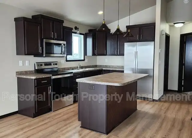 Property at 6880 67th St S, Horace, ND, 58047, 3 beds, 2 baths, [object Object]