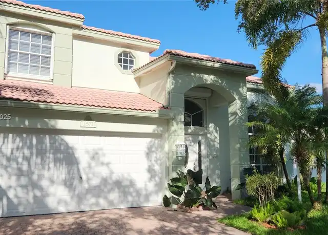 Property at 1571 NW 132nd Ave, Pembroke Pines, FL, 33028, 3 beds, 2.5 baths, [object Object]