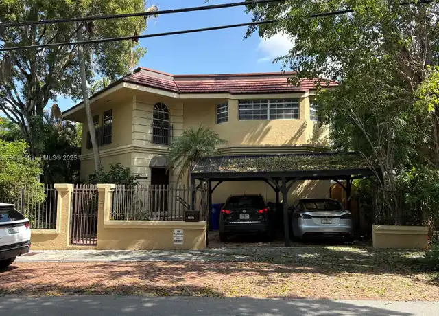 Property at 2997 Day Ave Unit 01, Coconut Grove, FL, 33133, 1 bed, 2 baths, [object Object]