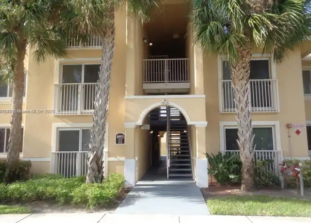 Property at 9905 Westwood Dr Unit 28, Tamarac, FL, 33321, 1 bed, 1 bath, [object Object]