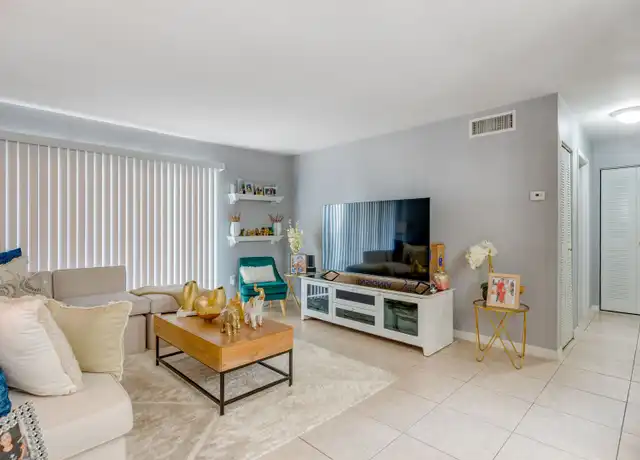 Property at 401 Executive Center Dr, West Palm Beach, FL, 33401, 1 bed, 1 bath, [object Object]