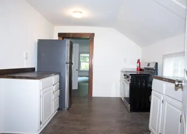 Property at 317 Pleasant St Unit 2, Bennington, VT, 05201, 2 beds, 1 bath, [object Object]