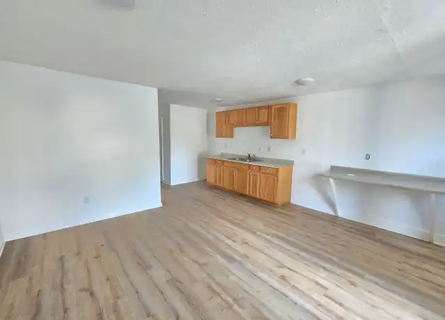 Property at 527 S 20th St Unit 1, Louisville, KY, 40203, 2 beds, 1 bath, [object Object]